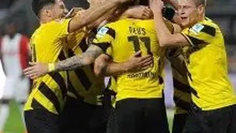 陈小纭海陆情已断，于小彤携新伴漫步街头显甜蜜